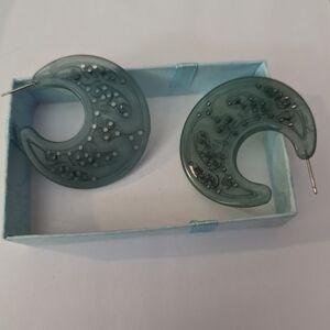 Vtg AVON – Jade Tone” Faux Jade Lucite Hoop Post Earrings